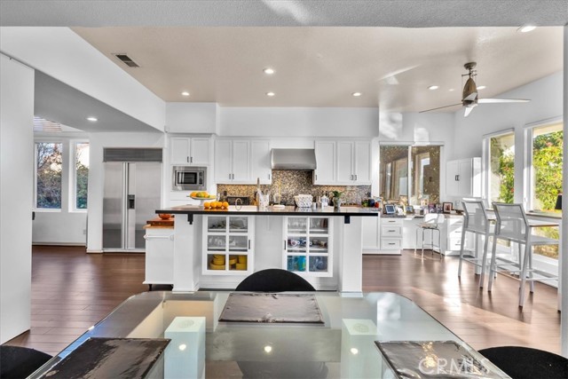 Detail Gallery Image 12 of 75 For 4 Oakmont Dr, Rancho Mirage,  CA 92270 - 5 Beds | 4/1 Baths