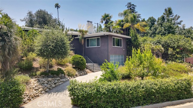 Detail Gallery Image 4 of 43 For 10034 La Canada Way, Shadow Hills,  CA 91040 - 2 Beds | 2 Baths