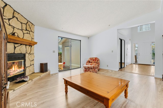 13691 Gavina Avenue, Sylmar CA: https://media.crmls.org/medias/e502b59a-a0ee-43fb-b256-61619f582f2d.jpg