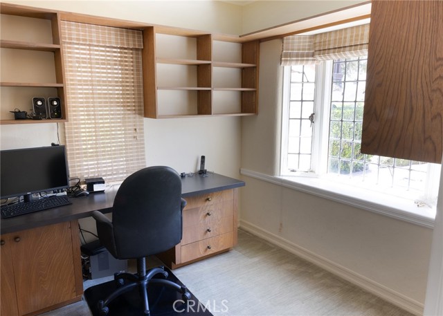 Detail Gallery Image 42 of 45 For 10781 Lindbrook Dr, Los Angeles,  CA 90024 - 4 Beds | 3/1 Baths