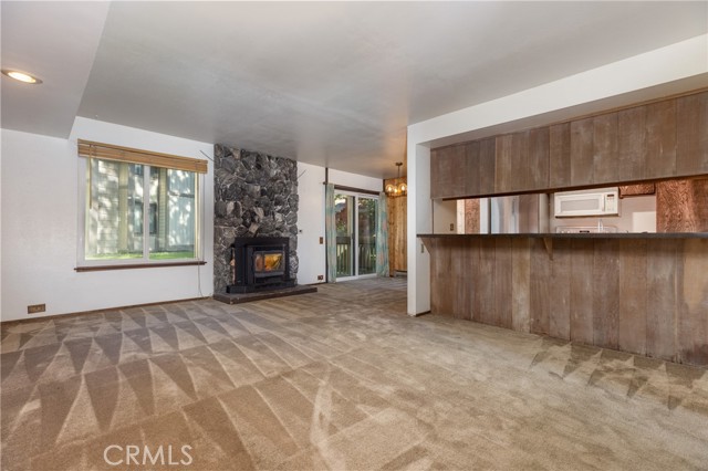 2113 Meridian Boulevard, Mammoth Lakes CA: https://media.crmls.org/medias/e502d11d-1305-4b10-9023-3da989bf4710.jpg