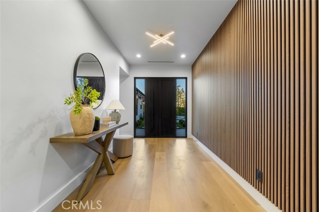 5019 Donna Avenue, Tarzana CA: https://media.crmls.org/medias/e50345a0-cc65-43f0-a0c0-e9c8ee8e9db1.jpg