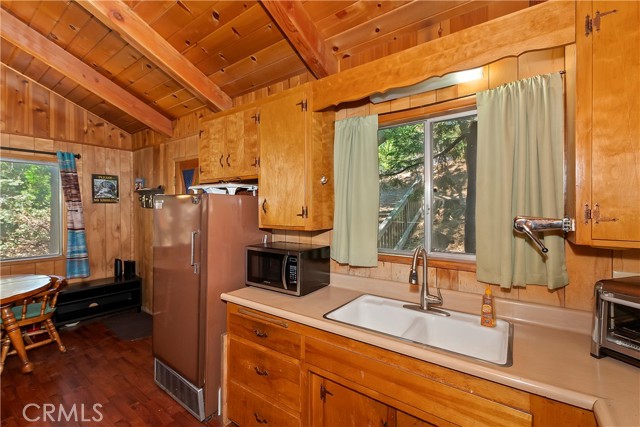 812 Arosa Drive, Crestline CA: https://media.crmls.org/medias/e504ba93-e890-4e84-a806-79b2ca4ebd00.jpg