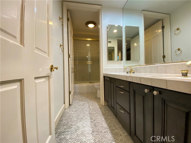 Detail Gallery Image 16 of 50 For 11734 Folkstone Ln, Bel Air,  CA 90077 - 4 Beds | 3/1 Baths