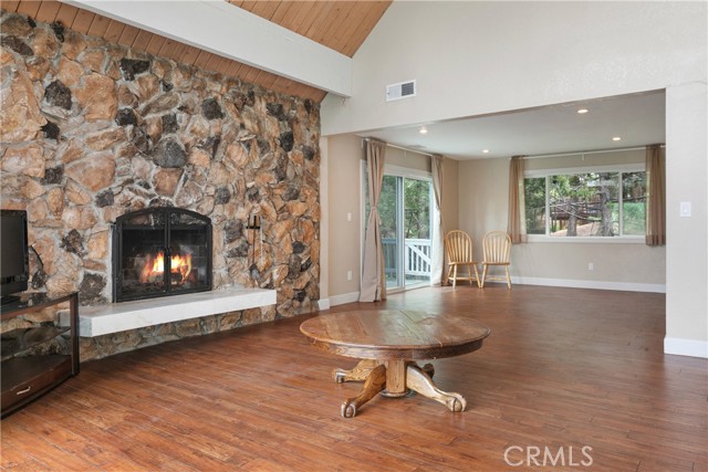 Detail Gallery Image 9 of 35 For 263 Golf Course Road, Lake Arrowhead,  CA 92352 - 4 Beds | 2 Baths