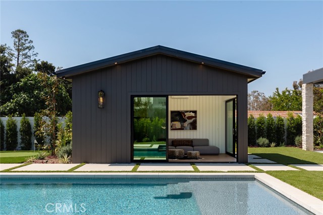 4601 Vista De Oro Avenue, Woodland Hills CA: https://media.crmls.org/medias/e505edee-c00c-4616-bee0-f0cee8138ca9.jpg