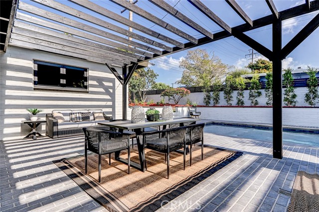 Detail Gallery Image 7 of 55 For 876 Center St, El Segundo,  CA 90245 - 3 Beds | 2/1 Baths