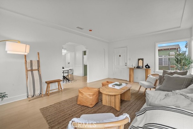 Detail Gallery Image 3 of 19 For 2119 W 83rd St, Los Angeles,  CA 90047 - 3 Beds | 2 Baths