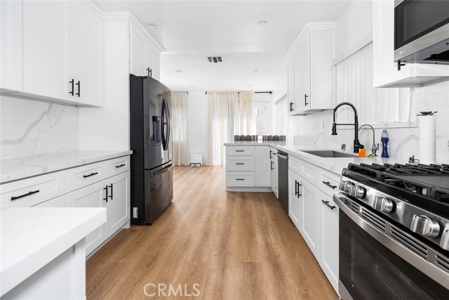 Detail Gallery Image 26 of 56 For 6608 Saint Clair Ave, North Hollywood,  CA 91606 - 4 Beds | 3 Baths