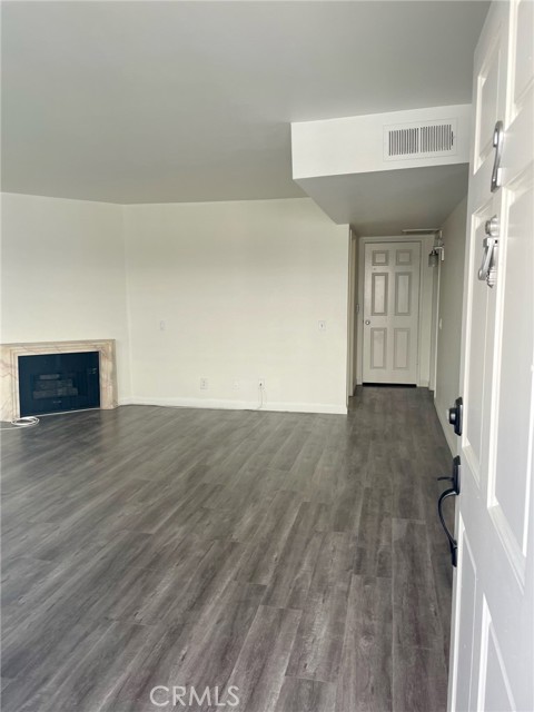 Detail Gallery Image 4 of 15 For 10920 Moorpark, North Hollywood,  CA 90062 - 1 Beds | 1 Baths