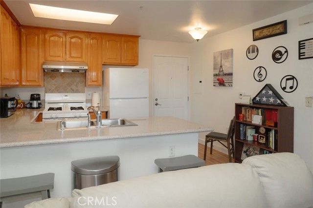 Detail Gallery Image 11 of 74 For 17888 Alburtis Ave. #A207, Artesia,  CA 90701 - 2 Beds | 1 Baths