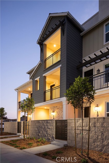 Detail Gallery Image 1 of 4 For 144 S Tulip Ave, Compton,  CA 90220 - 3 Beds | 3/1 Baths