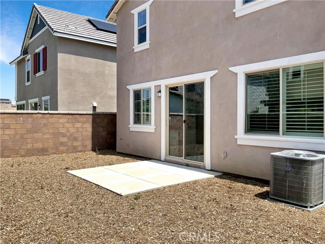 Detail Gallery Image 5 of 18 For 16523 Monteviejo St, Fontana,  CA 92336 - 3 Beds | 2/1 Baths