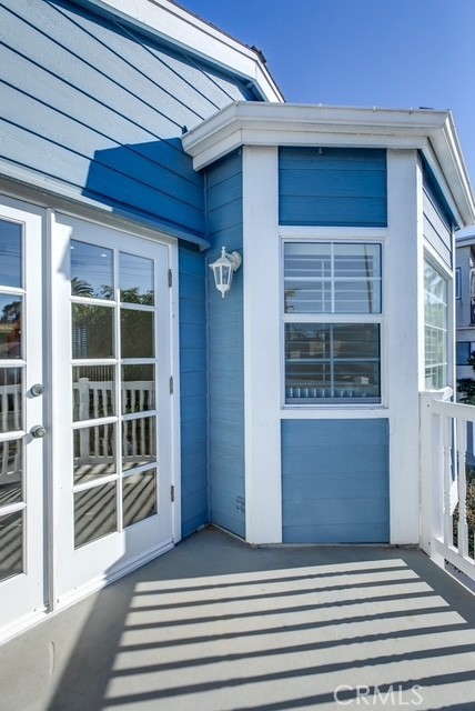 645 Longfellow Avenue, Hermosa Beach CA: https://media.crmls.org/medias/e508df62-2cc8-498d-8d91-68f33370e35e.jpg
