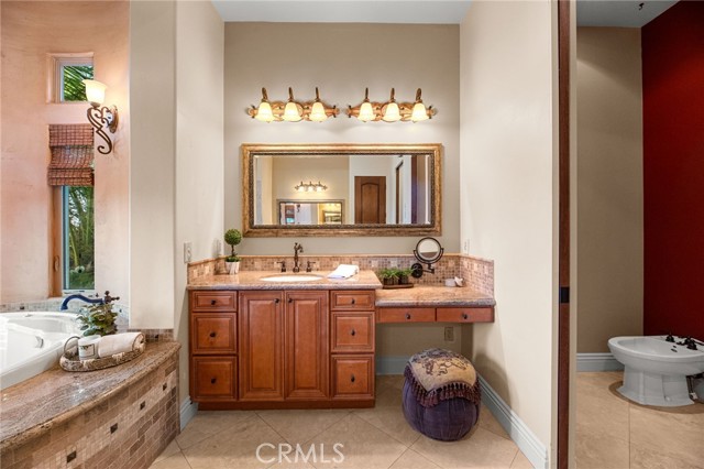 37654 Calle De Lobo, Murrieta CA: https://media.crmls.org/medias/e5090918-8909-4471-82af-ed675fd4025b.jpg