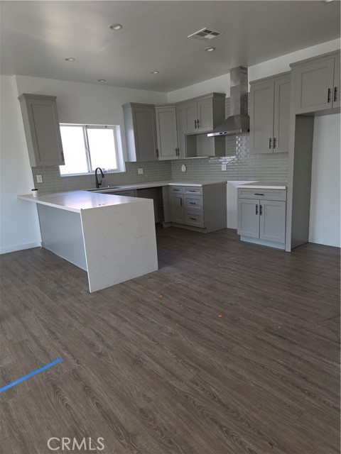 Detail Gallery Image 2 of 2 For 1228 W 89th 1/2, Los Angeles,  CA 90044 - 3 Beds | 3 Baths