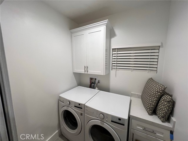 Detail Gallery Image 16 of 35 For 22050 Hart St, Canoga Park,  CA 91303 - 3 Beds | 3 Baths
