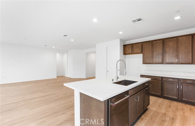 3920 Hudson Lane, Lake Elsinore CA: https://media.crmls.org/medias/e50b5162-950e-4d69-b75c-1a1c5dcab8be.jpg