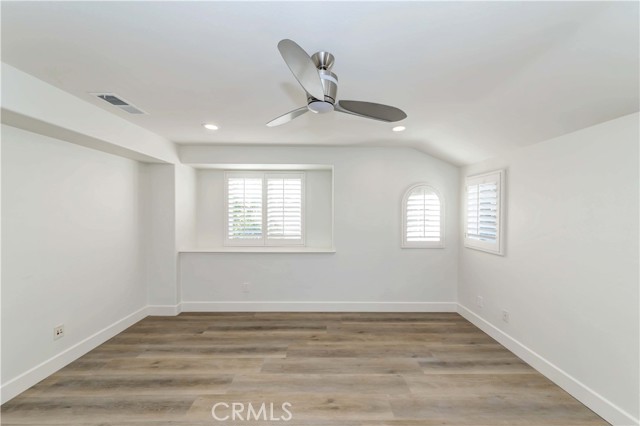 58 Paisley Place, Irvine CA: https://media.crmls.org/medias/e50b5ad3-5b45-416d-958c-c51dde7e32fa.jpg