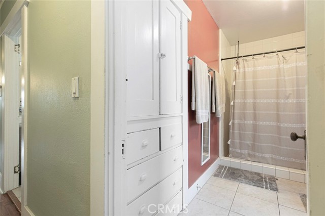 408 E Del Mar Boulevard, Pasadena CA: https://media.crmls.org/medias/e50cd9dd-8a68-444b-97a8-ba2b3b343fa6.jpg