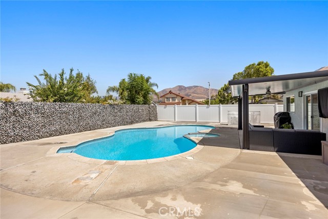 Detail Gallery Image 34 of 37 For 7546 Willow Way, Highland,  CA 92346 - 4 Beds | 2 Baths