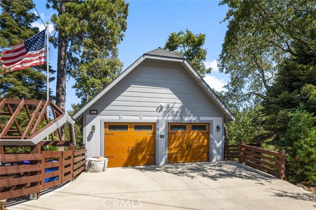 Detail Gallery Image 39 of 49 For 915 Trinity Dr, Lake Arrowhead,  CA 92352 - 4 Beds | 3/1 Baths