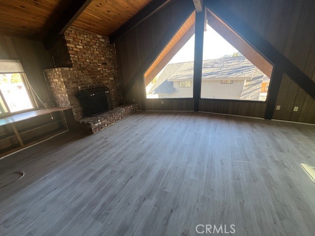 https://media.crmls.org/medias/e50da0f3-5583-4de9-ba0f-df550f1ba280.jpg?preset=X-Large