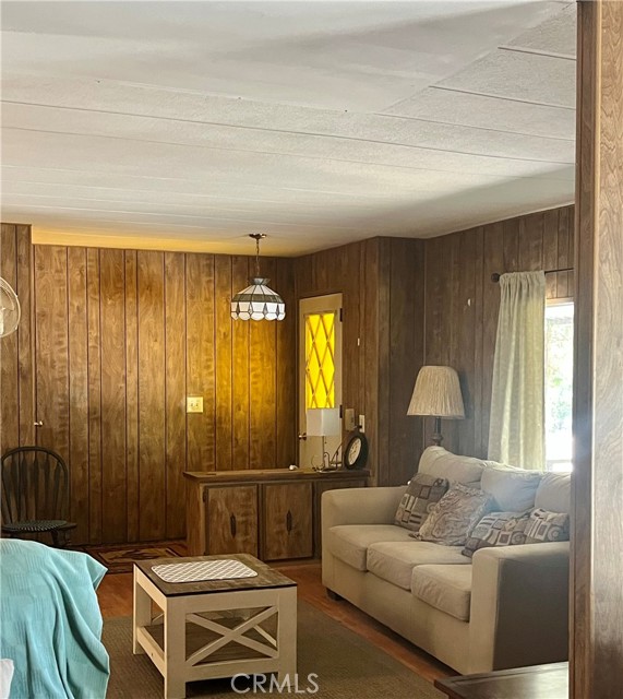 41866 Magnolia Street, Murrieta CA: https://media.crmls.org/medias/e50da827-58f1-4367-a601-a5cbe7e75325.jpg