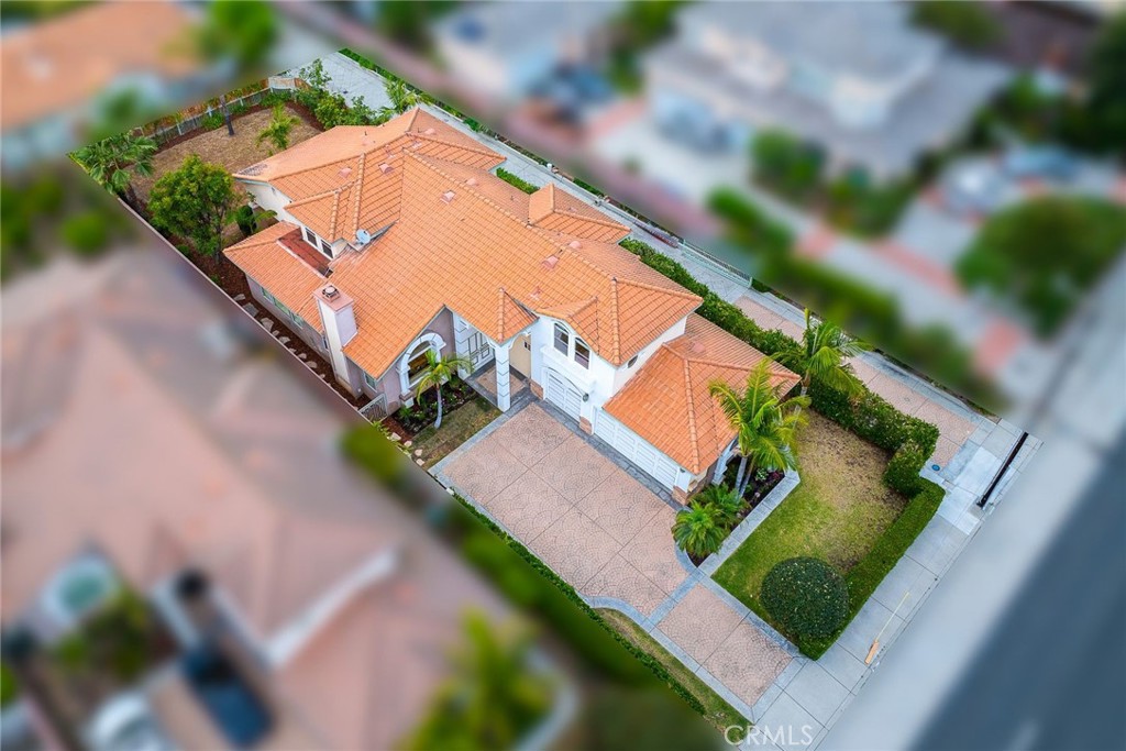 https://media.crmls.org/medias/e50dfe00-fce1-4485-97d6-13f525be5a55.jpg?preset=X-Large