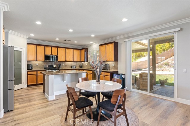 Detail Gallery Image 13 of 43 For 34747 Mediterra Cir, Winchester,  CA 92596 - 5 Beds | 3 Baths