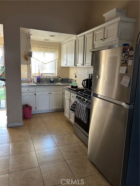 Detail Gallery Image 8 of 11 For 1335 W 3rd St, San Bernardino,  CA 92410 - 3 Beds | 1 Baths