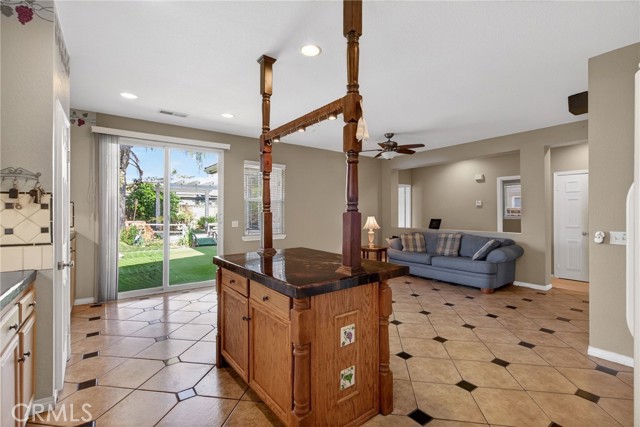 Detail Gallery Image 14 of 33 For 32795 Santa Cruz, Lake Elsinore,  CA 92530 - 3 Beds | 2 Baths