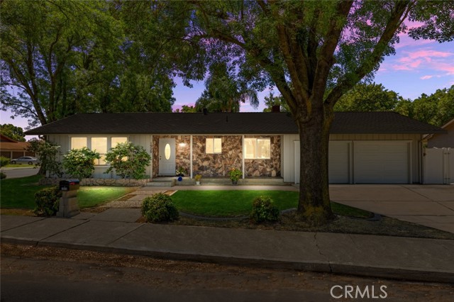 1920 E Orangeburg Avenue, Modesto CA: https://media.crmls.org/medias/e50f4933-772e-4974-ac53-f357ffb4ab03.jpg