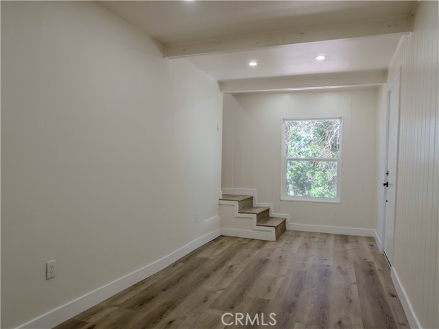 Detail Gallery Image 15 of 27 For 660 Acacia, Crestline,  CA 92325 - 2 Beds | 1 Baths