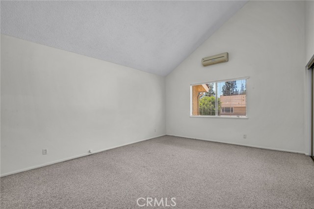 335 Sprucewood Avenue, Oak Park CA: https://media.crmls.org/medias/e5106e49-fefe-4e7e-9c39-3c9ee1323720.jpg