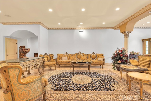 22349 Dolorosa Street, Woodland Hills CA: https://media.crmls.org/medias/e510a1de-a2e8-47ff-8891-0b04d57191b2.jpg