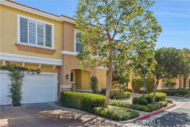 1501 Reggio Aisle, Irvine CA: https://media.crmls.org/medias/e5111b49-58a1-482c-87e9-1bbe45b5d5c4.jpg