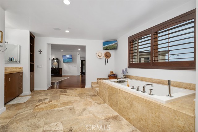 Detail Gallery Image 33 of 66 For 156 Monarch Bay Dr, Dana Point,  CA 92629 - 4 Beds | 6 Baths