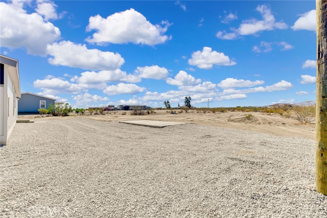3727 South Street, Phelan CA: https://media.crmls.org/medias/e51187ac-ed4c-4e01-8ccf-ebbd697797f6.jpg