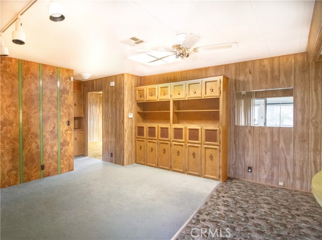 Detail Gallery Image 11 of 26 For 1387 Bishop, Hemet,  CA 92545 - 2 Beds | 2 Baths