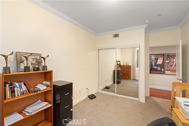 Detail Gallery Image 16 of 28 For 11280 La Maida St #302,  North Hollywood,  CA 91601 - 3 Beds | 2/1 Baths