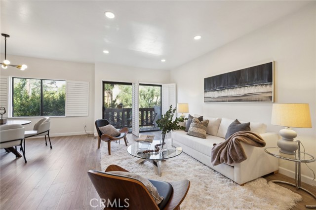 Detail Gallery Image 4 of 39 For 832 Palm Ave #202,  West Hollywood,  CA 90069 - 2 Beds | 2 Baths