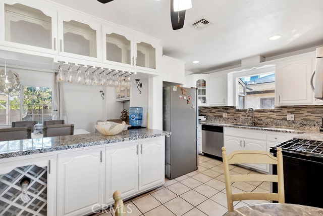 7708 Penfield photo 8