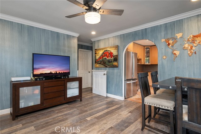 1700 Stanford Avenue, Redondo Beach CA: https://media.crmls.org/medias/e513b319-4d23-48cf-aabf-7fd98b0c53df.jpg