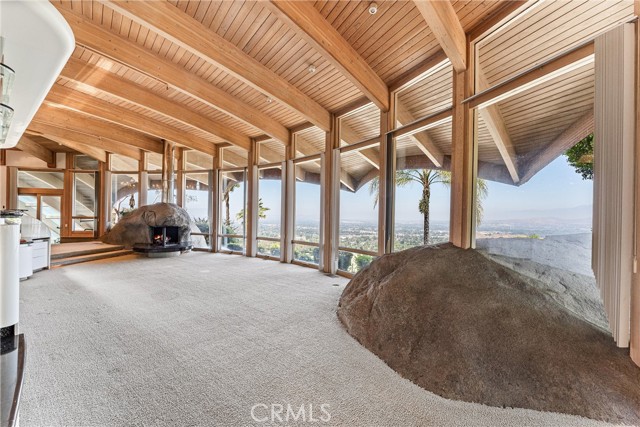 2360 Boulder Bluffs Court, Riverside CA: https://media.crmls.org/medias/e513ca94-7033-4c21-837e-b2d24a324468.jpg
