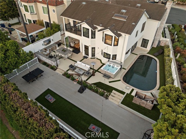 Detail Gallery Image 36 of 41 For 5 Hillsborough, Newport Beach,  CA 92660 - 4 Beds | 4/1 Baths