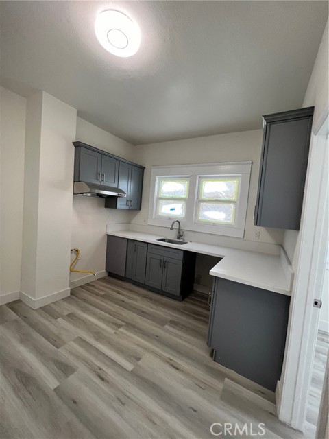 Detail Gallery Image 5 of 8 For 220 E Kingsley Ave, Pomona,  CA 91767 - 3 Beds | 1/1 Baths