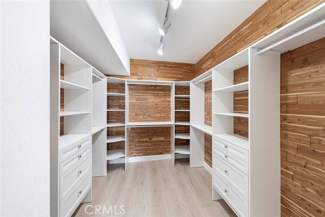 MLS #OC25226847 image #36