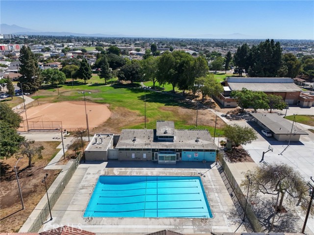 825 Sweetbay Lane, Los Angeles CA: https://media.crmls.org/medias/e516bd2a-3346-49f5-b98b-5724035e431f.jpg