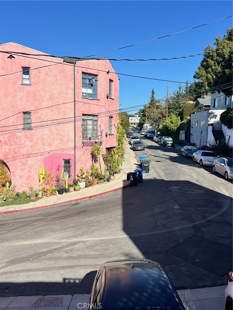 https://media.crmls.org/medias/e517fc84-e62f-44d0-a806-c1cd694c7f15.jpg?preset=X-Large